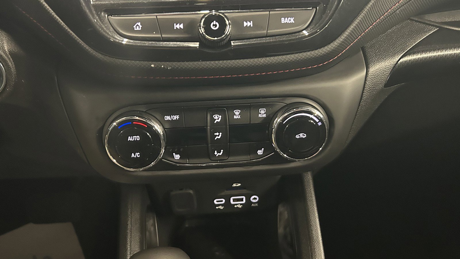 Used 2023 Chevrolet TrailBlazer RS w/ Sun and Liftgate Package image 30