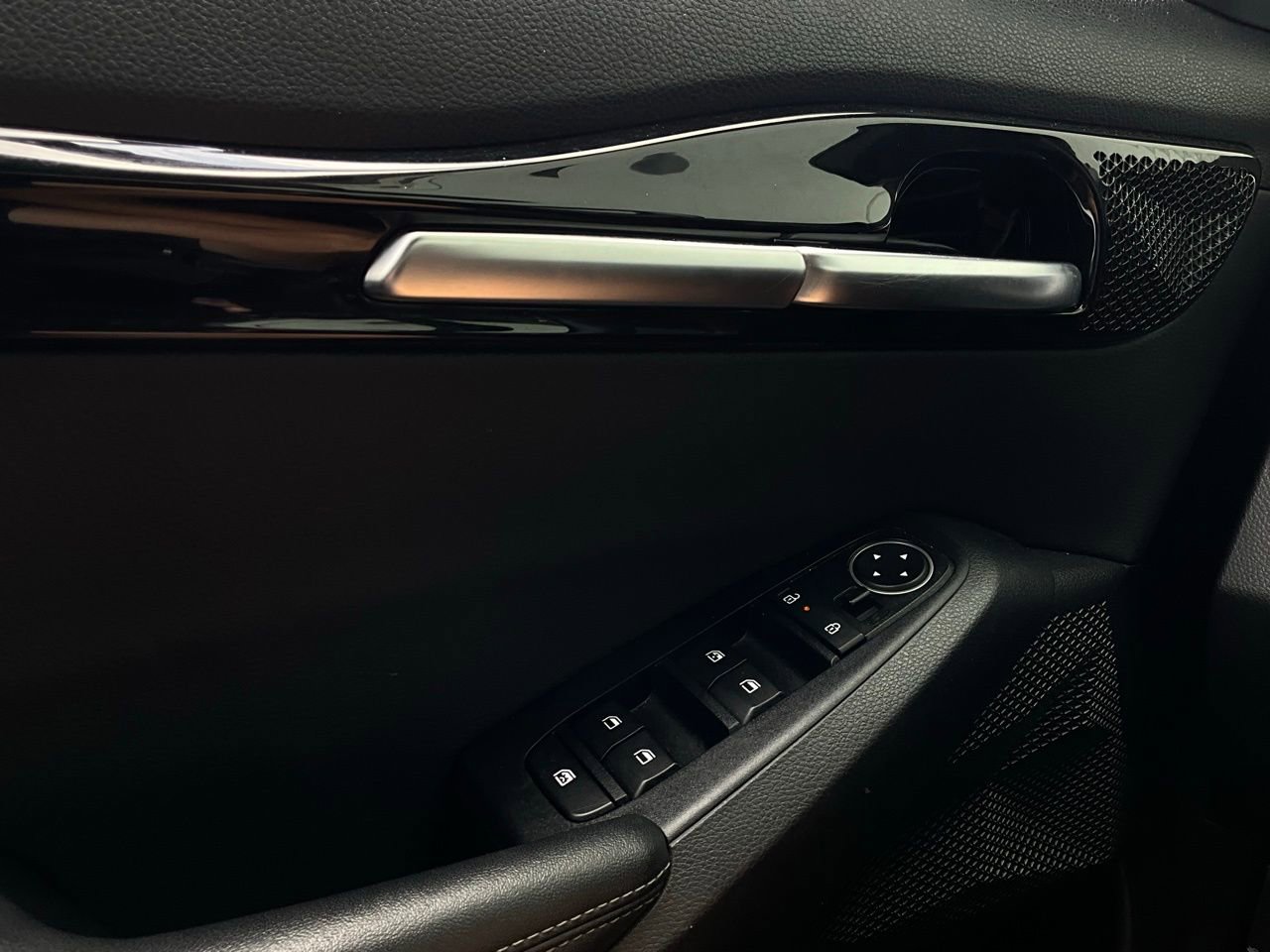 Used 2025 Kia Seltos S FWD image 20