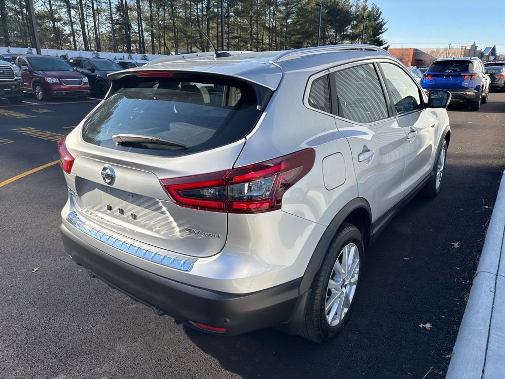 Used 2022 Nissan Rogue Sport SV w/ Technology Package image 3