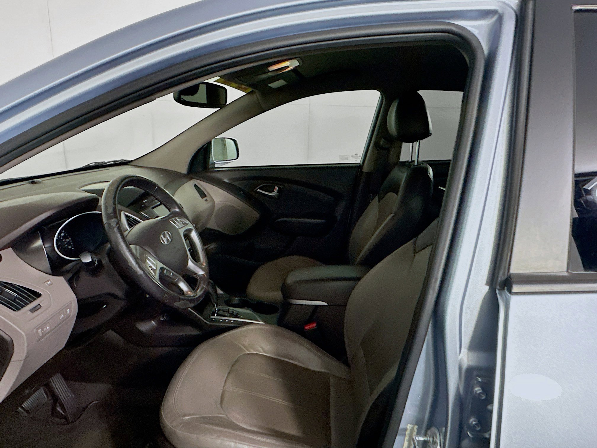 Used 2011 Hyundai Tucson Limited image 13