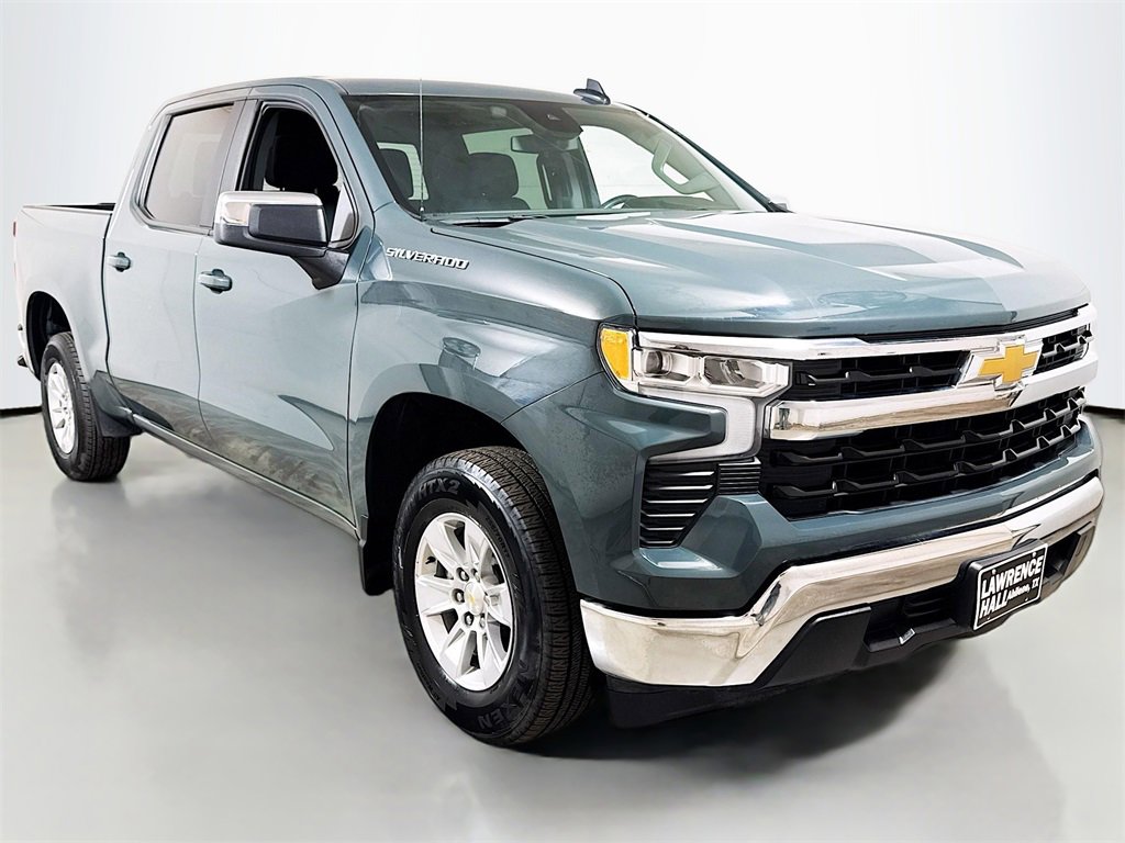 Used 2025 Chevrolet Silverado 1500 LT image 3