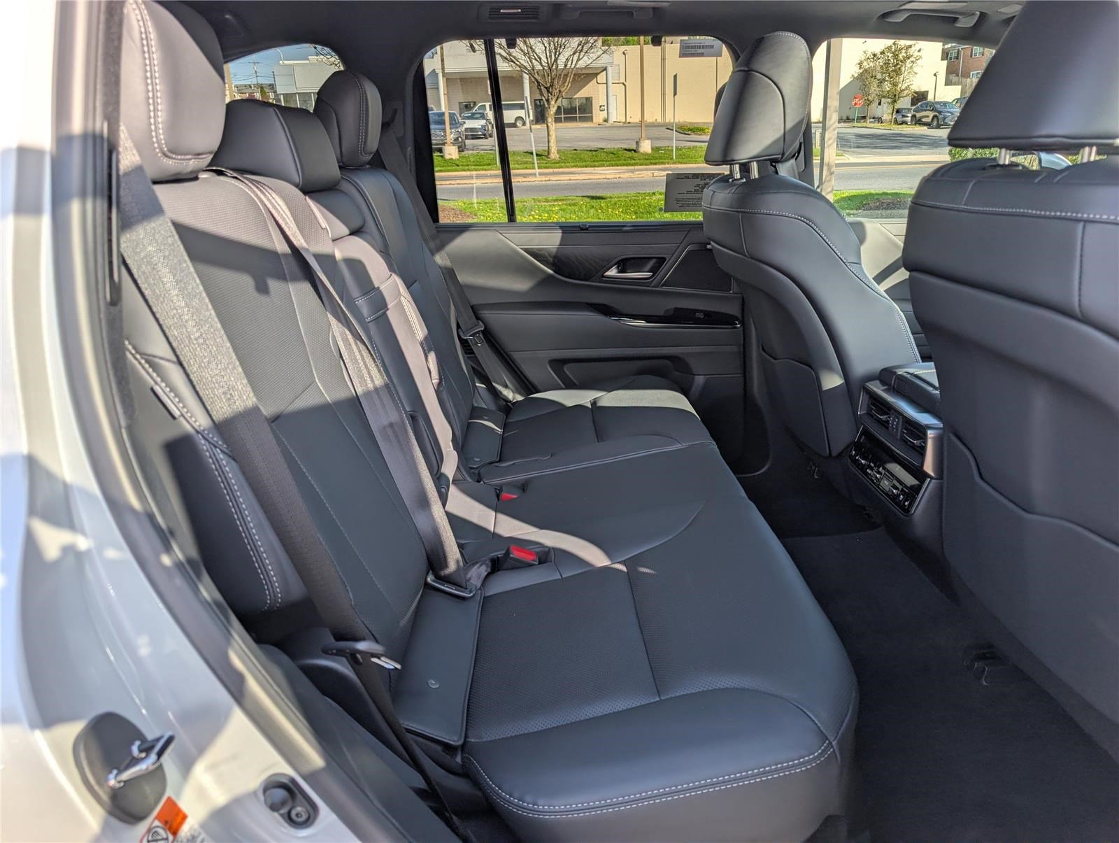 New 2026 Lexus LX 600 4WD w/ Luxury Package image 8