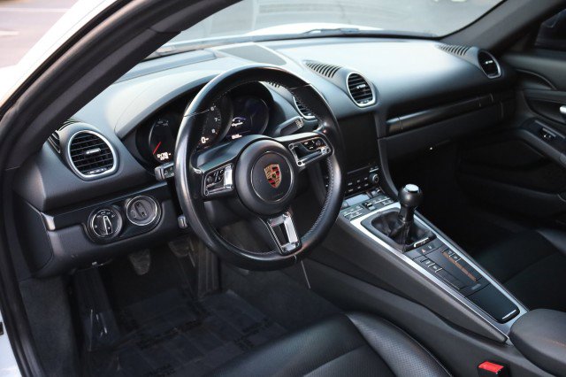 Used 2018 Porsche 718 Cayman image 24