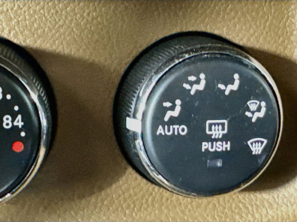Used 2014 Jeep Wrangler Unlimited Rubicon w/ Connectivity Group AWD/4WD image 23