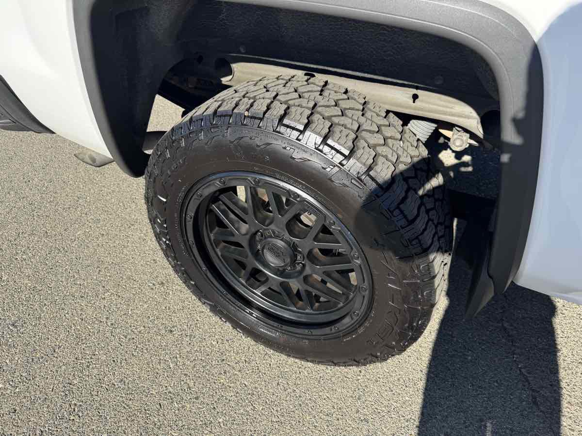 Used 2015 GMC Sierra 1500 SLT w/ SLT Crew Cab Value Package image 38