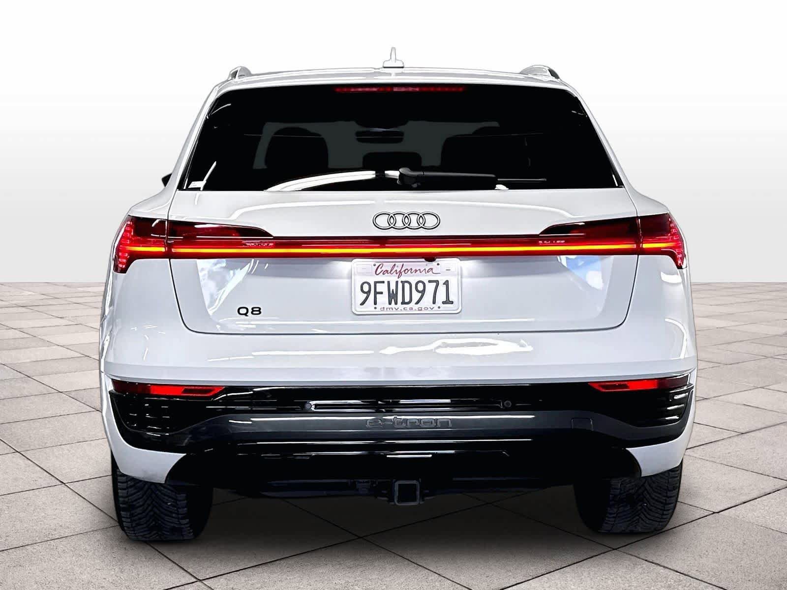 Used 2024 Audi Q8 e-tron Premium Plus w/ Premium Plus Package AWD/4WD image 7