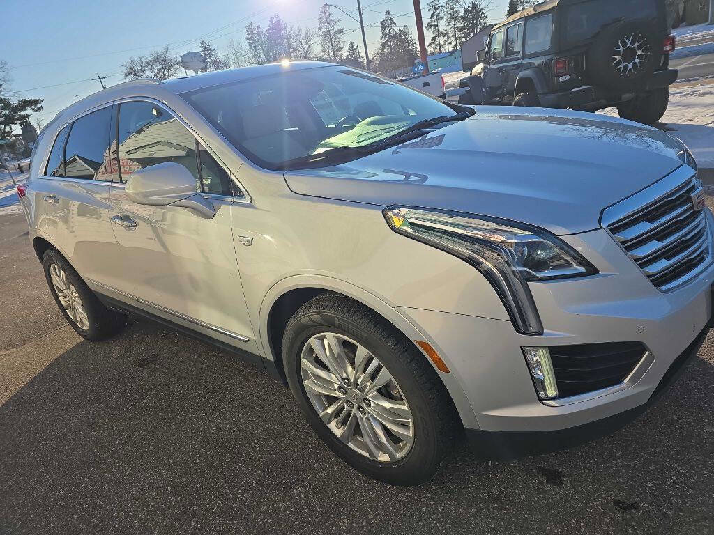 Used 2017 Cadillac XT5 Premium Luxury image 3