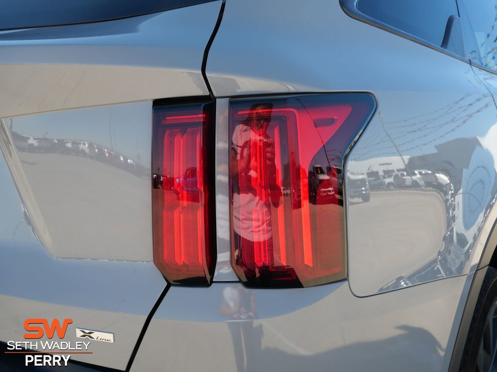 Used 2023 Kia Sorento SX Prestige image 8