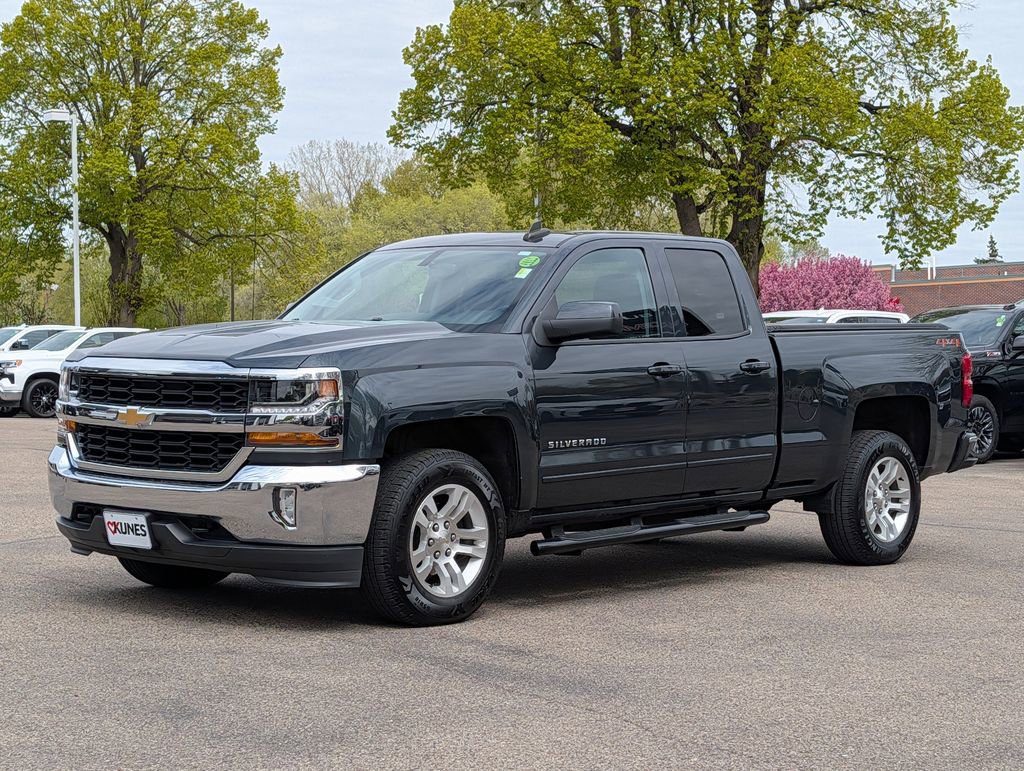 Used 2018 Chevrolet Silverado 1500 LT w/ All Star Edition AWD/4WD image 4
