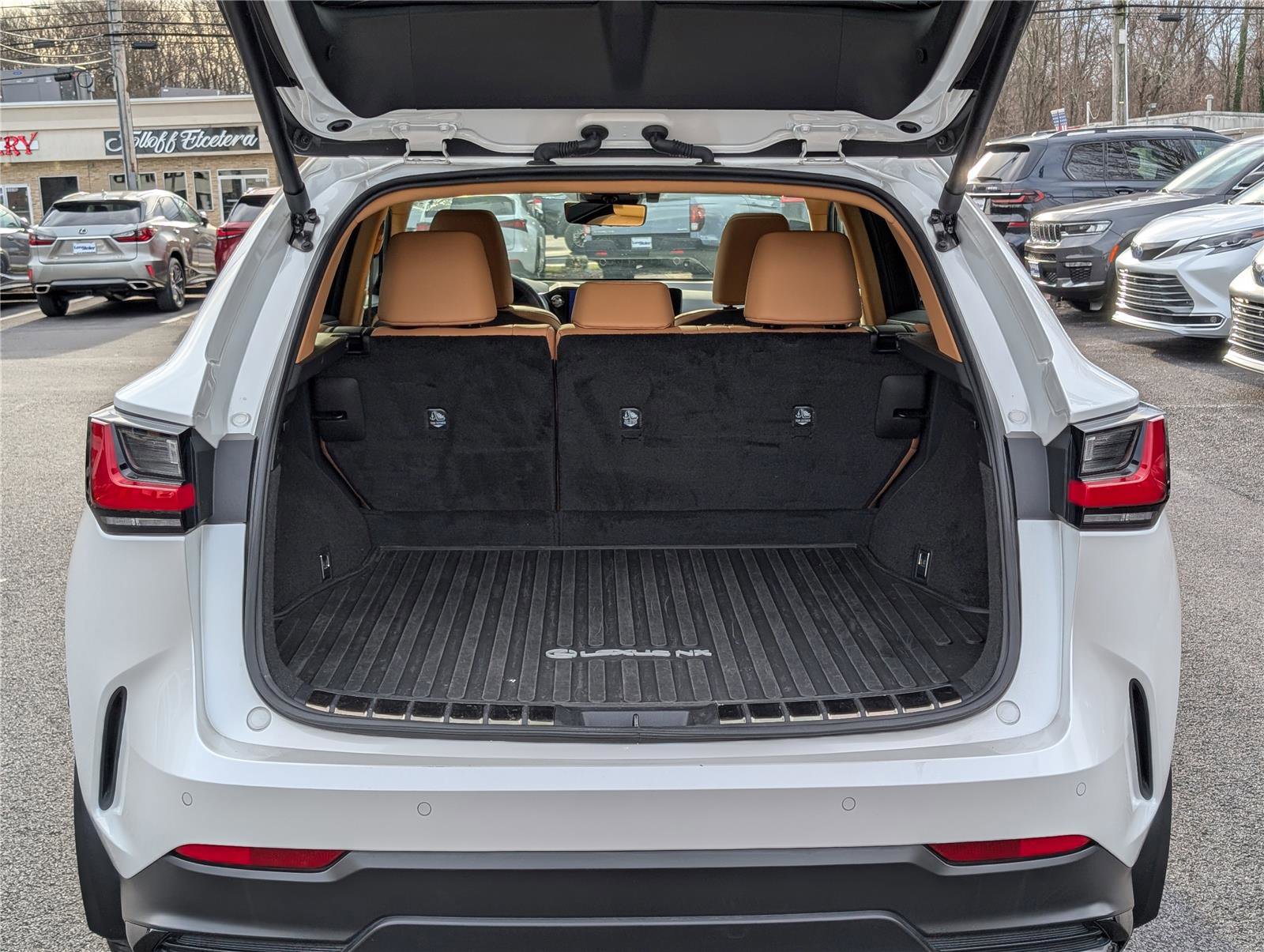 Used 2024 Lexus NX 350 350 Premium AWD image 12