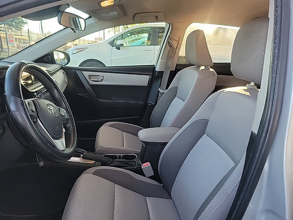 Used 2017 Toyota Corolla LE FWD image 6