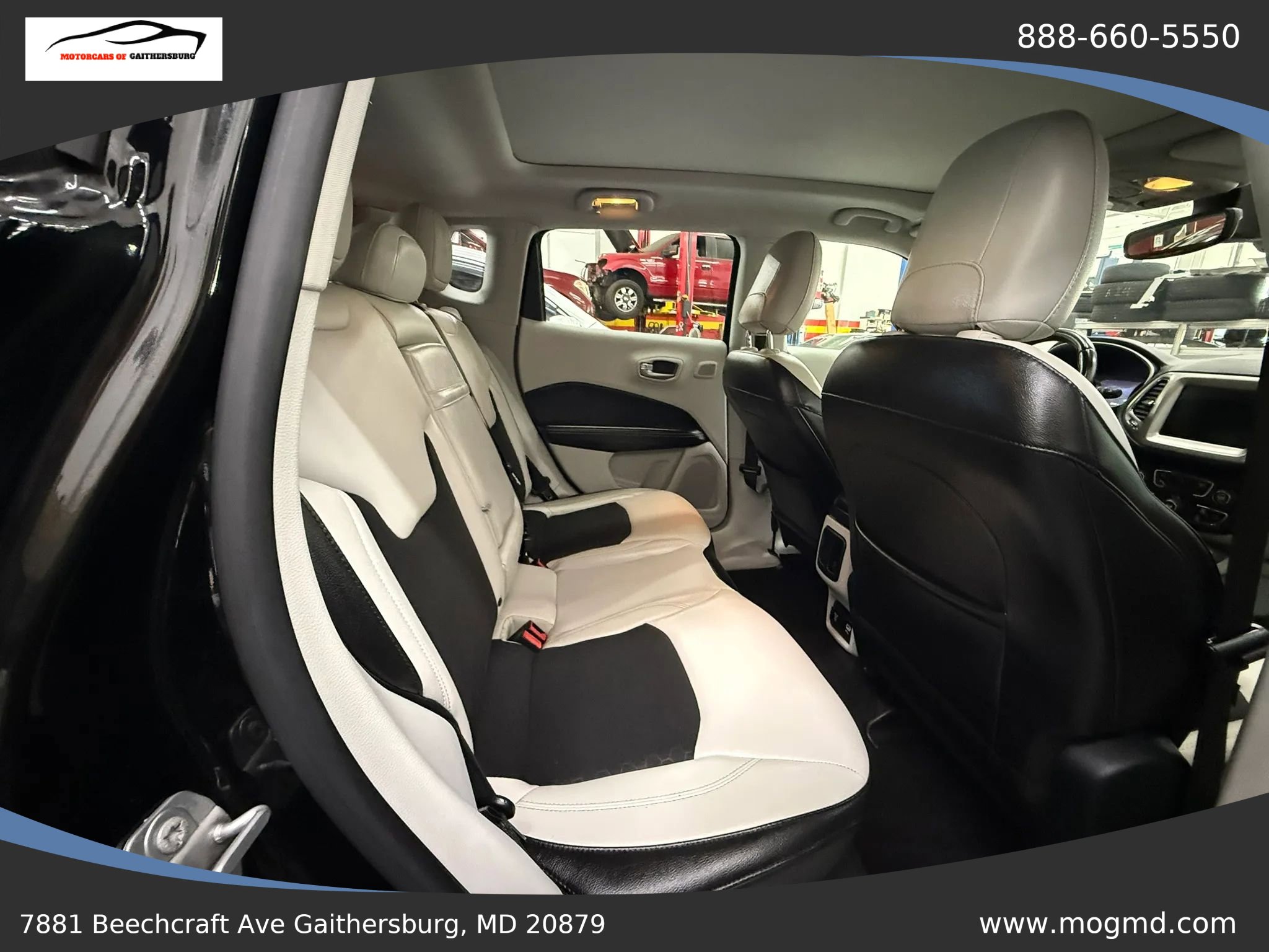 Used 2018 Jeep Compass Latitude w/ Popular Equipment Group AWD/4WD image 12