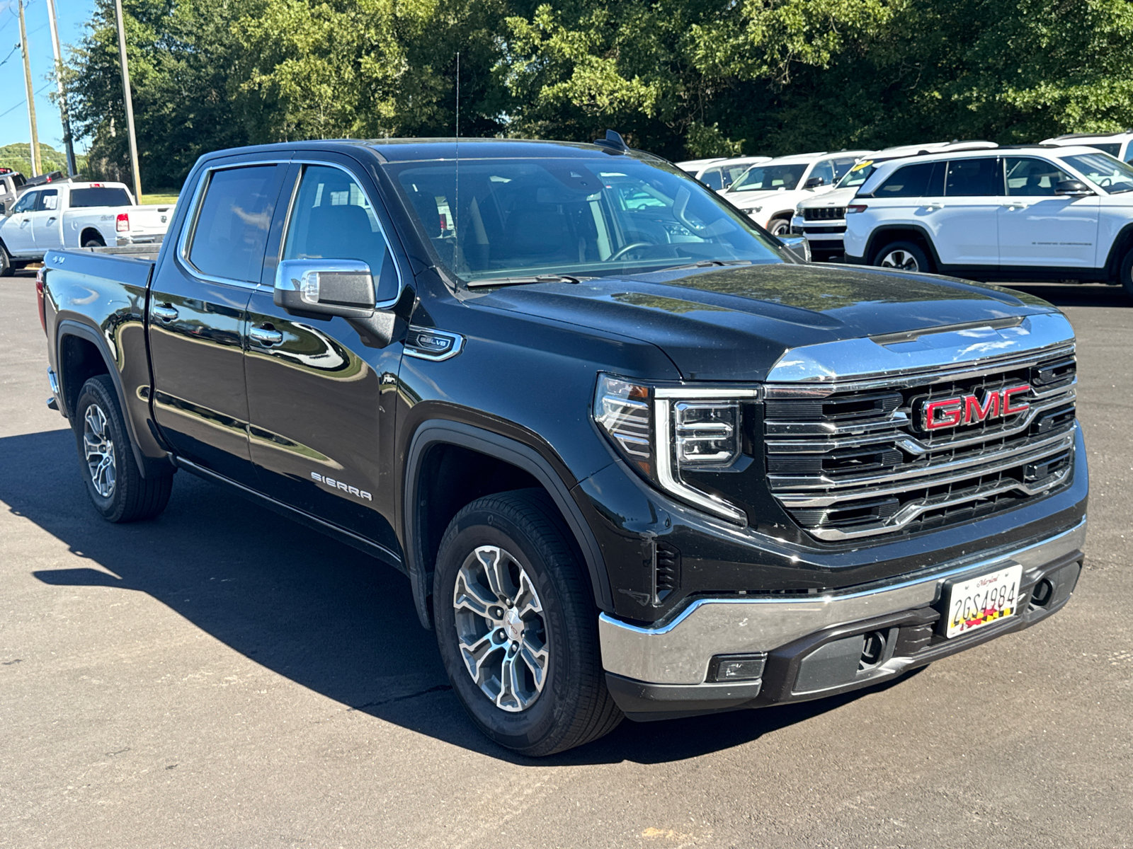Used 2025 GMC Sierra 1500 SLT AWD/4WD image 2