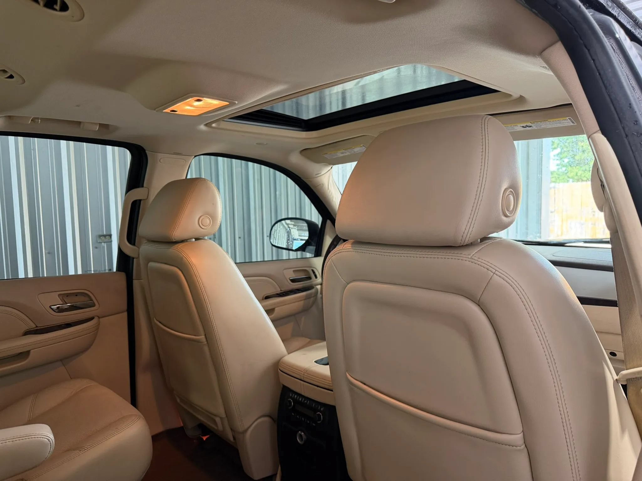 Used 2007 Cadillac Escalade AWD w/ Information Package image 26