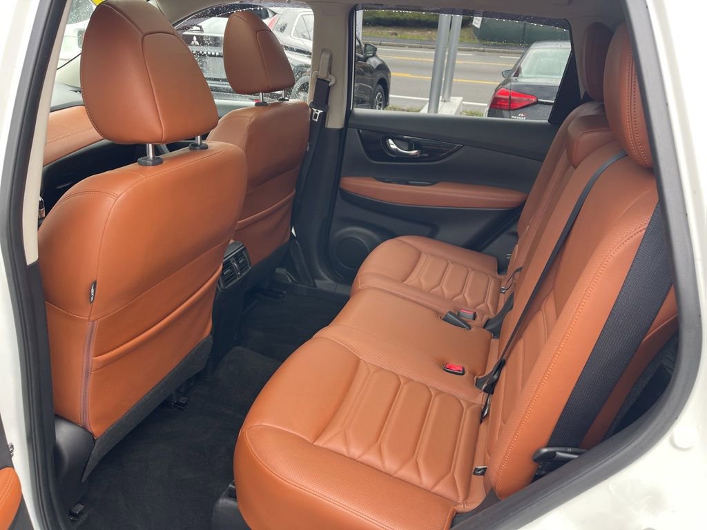 Used 2018 Nissan Rogue SL w/ Premium Package image 24