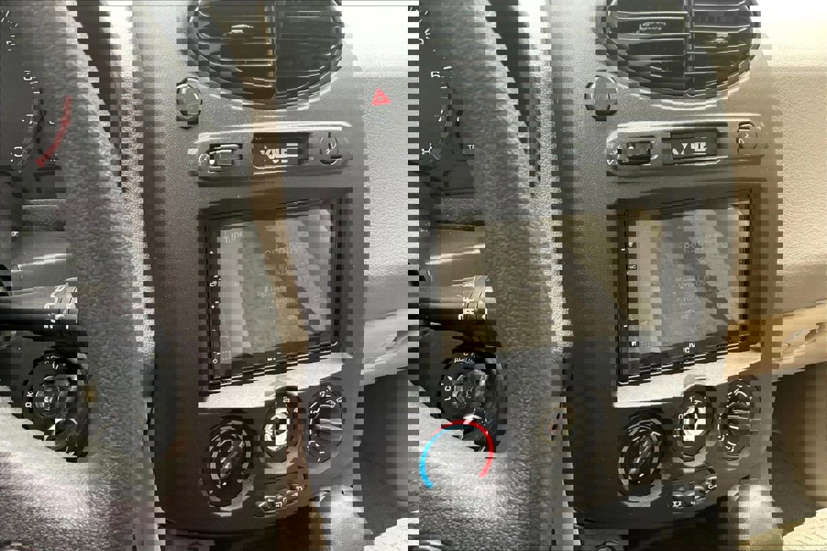 Used 2003 Saturn Vue AWD V6 image 14