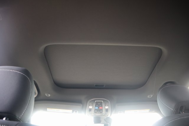 New 2025 Jeep Grand Cherokee L Laredo w/ Luxury Tech Group I image 7