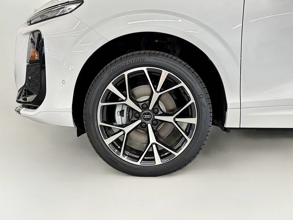 New 2026 Audi Q3 quattro 2.0T AWD/4WD image 25
