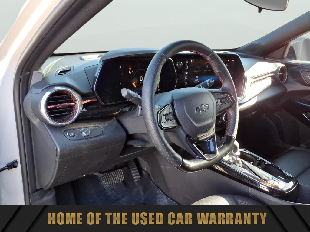 Used 2026 Chevrolet Trax RS w/ Sunroof Package FWD image 16