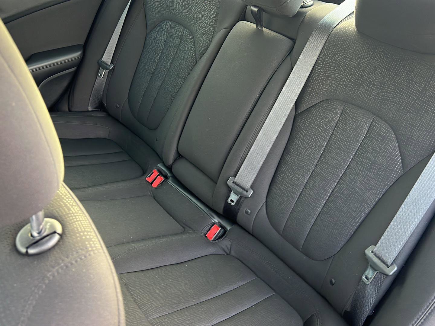 Used 2016 Chrysler 200 Limited image 30