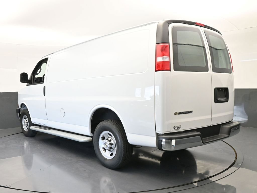 Used 2024 Chevrolet Express 2500 w/ Driver Convenience Package image 4