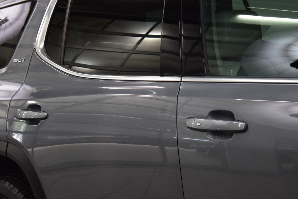 Used 2020 GMC Acadia SLT FWD image 18