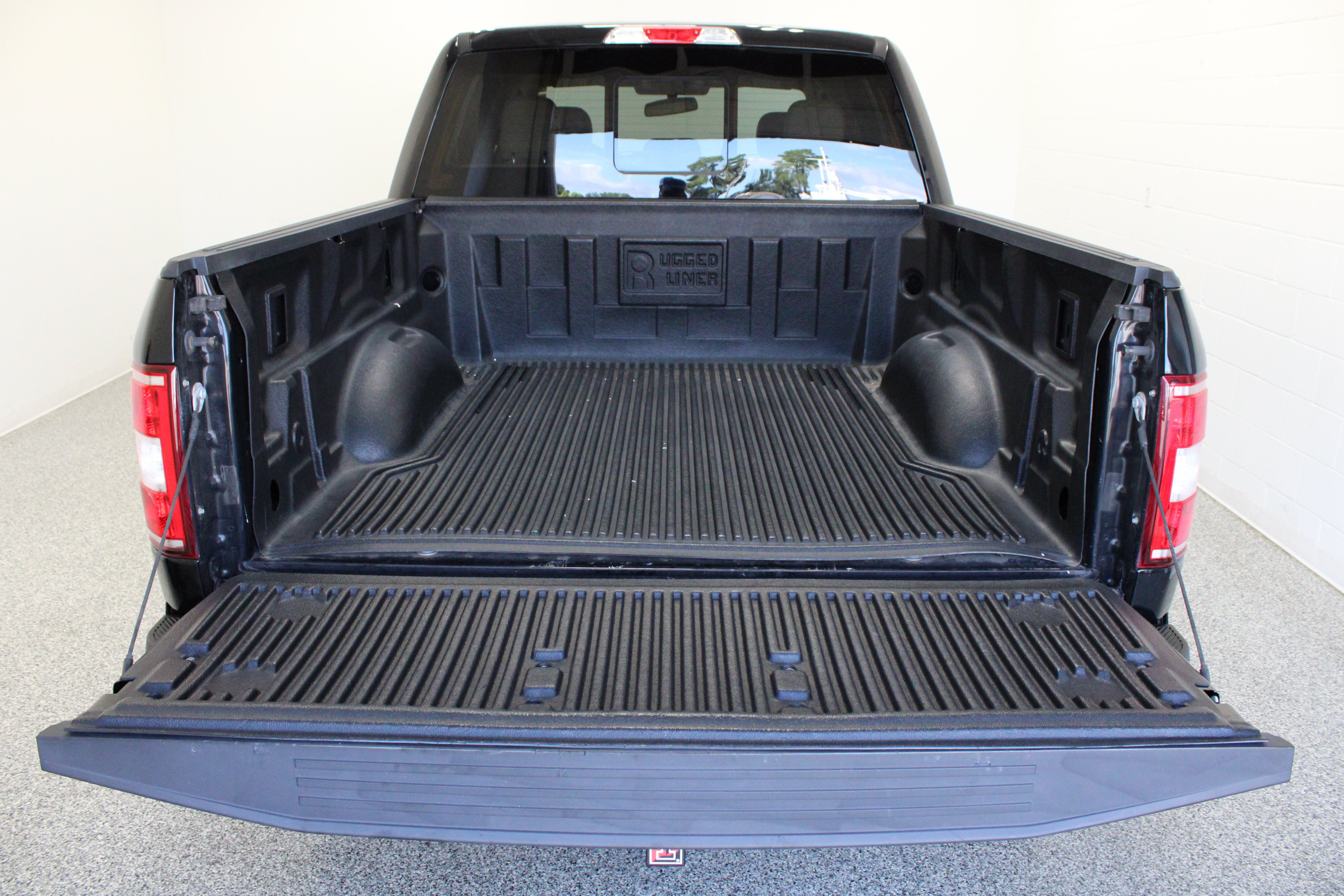 Used 2018 Ford F150 Lariat AWD/4WD image 9