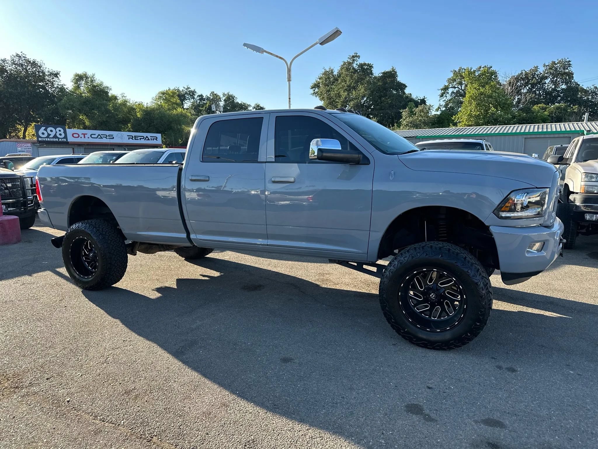 Used 2013 RAM 3500 Laramie AWD/4WD image 4