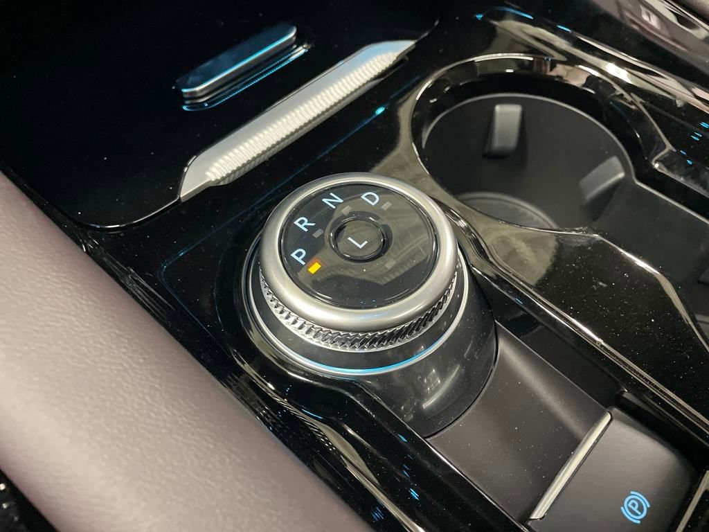 Certified 2025 Ford Explorer Platinum w/ LUX Leather Package image 30