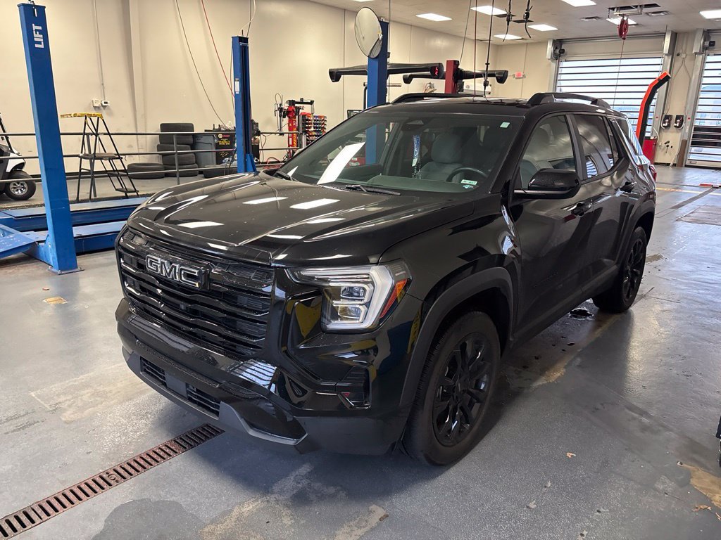 Used 2026 GMC Terrain Elevation w/ Elevation Premium Package AWD/4WD image 2