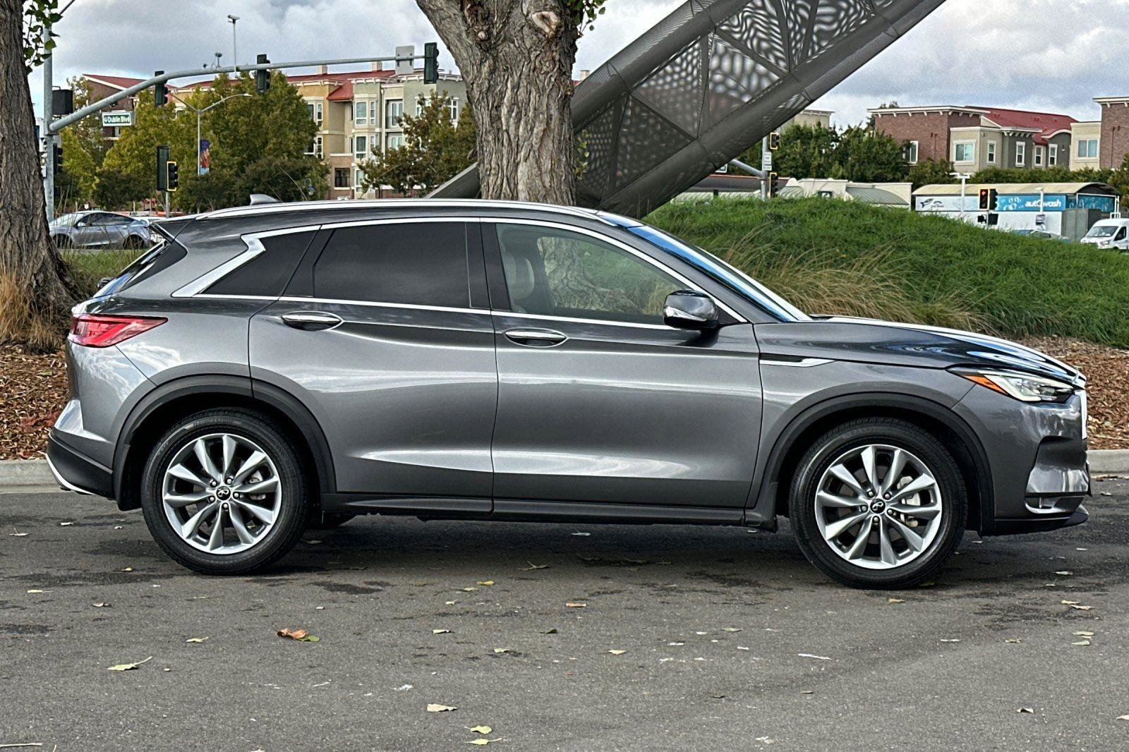 Used 2022 INFINITI QX50 Essential w/ Cargo Package image 3