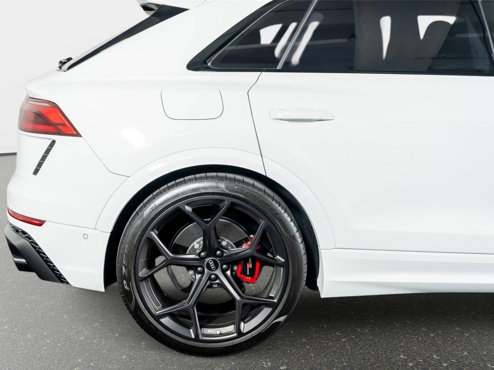 Used 2025 Audi RS Q8 performance image 8