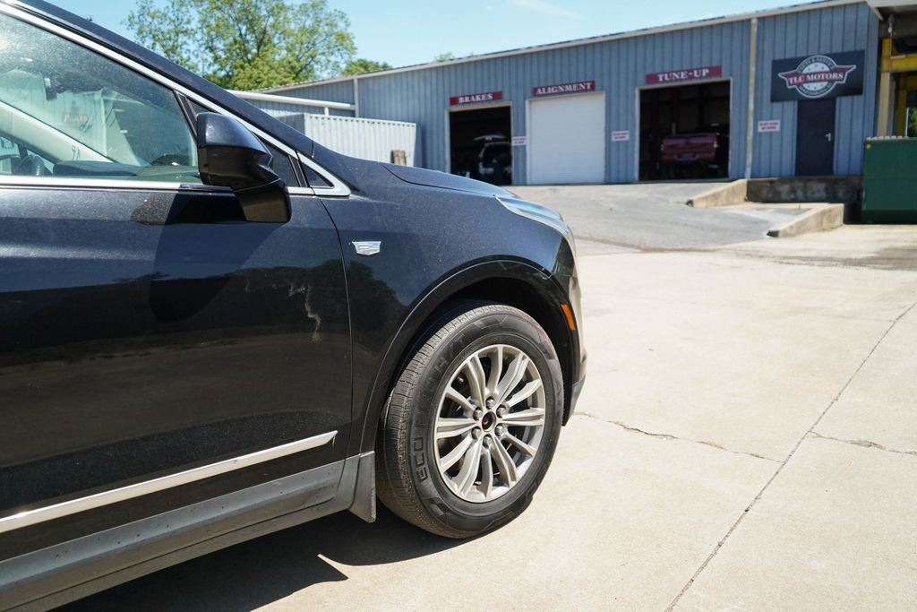 Used 2017 Cadillac XT5 Luxury w/ Driver Awareness Package FWD image 18
