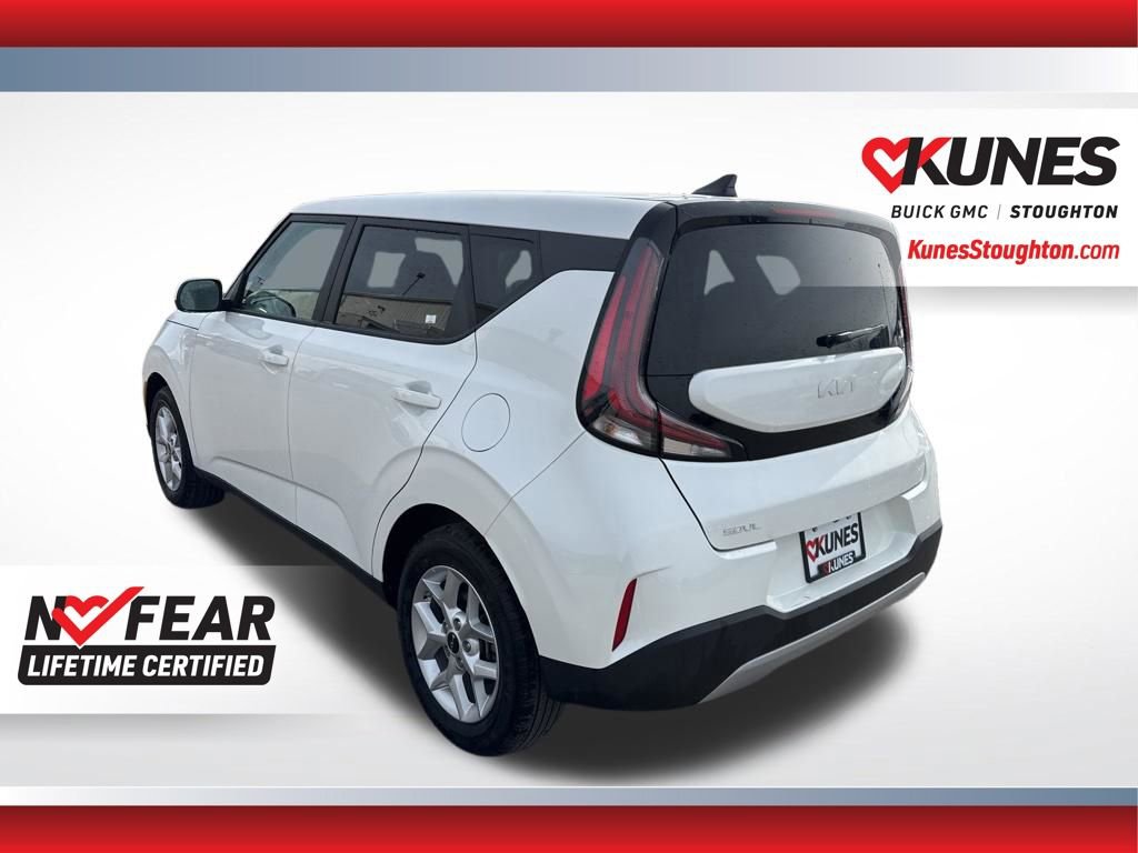 Used 2025 Kia Soul LX image 8