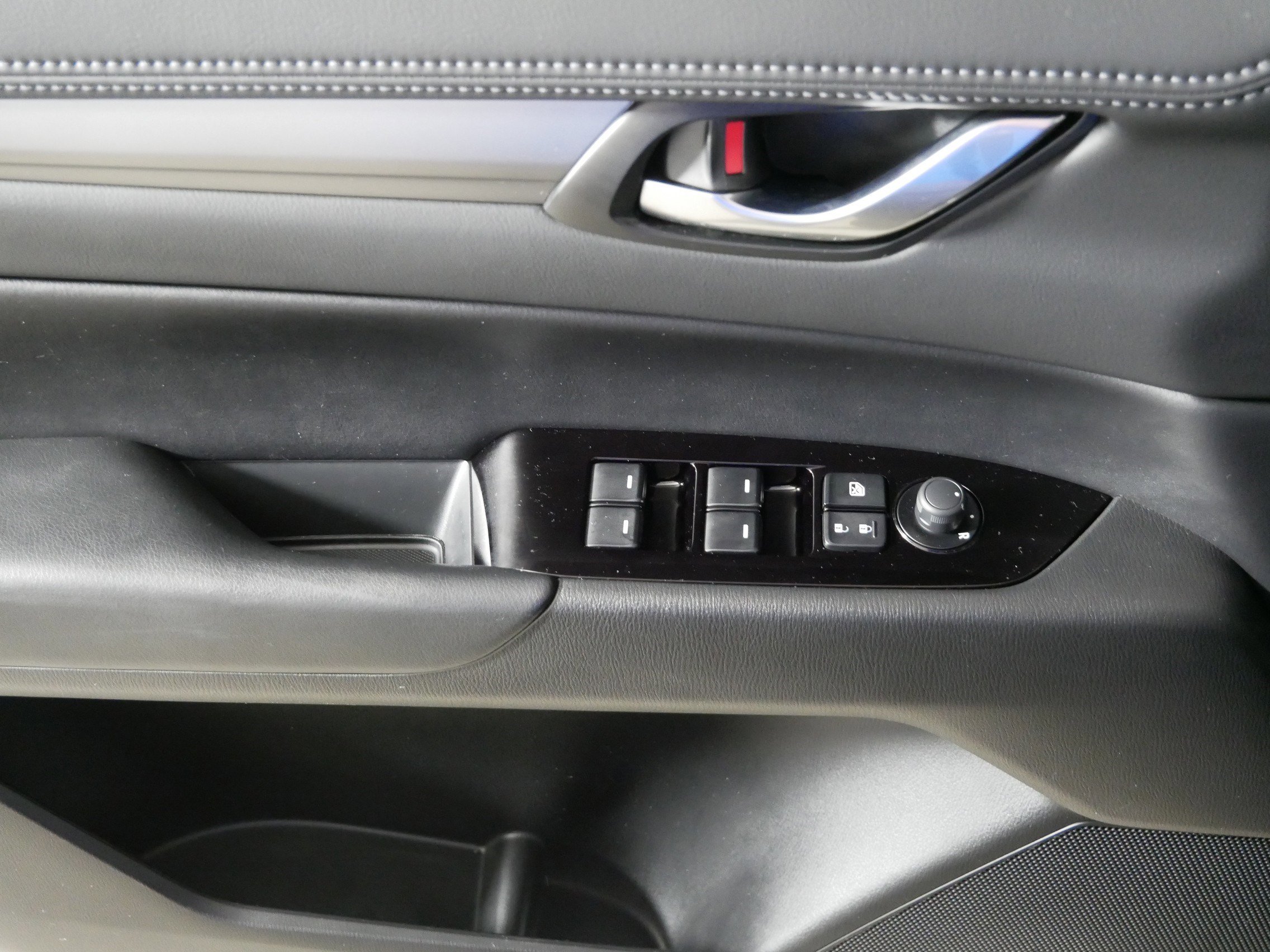 Used 2025 MAZDA CX-5 AWD 2.5 S w/ Preferred Package image 19