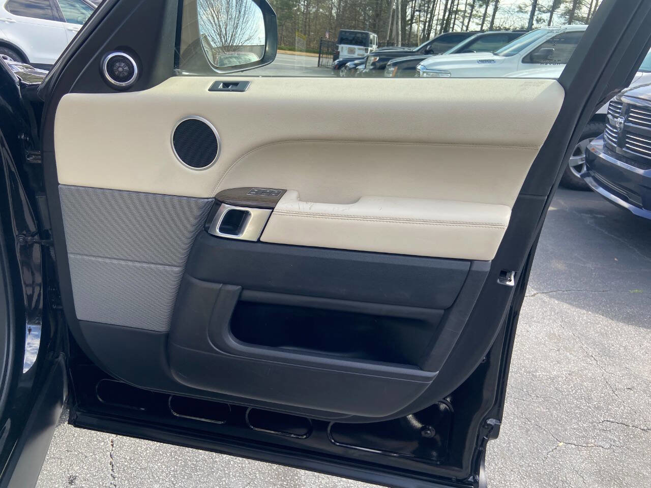 Used 2017 Land Rover Range Rover Sport HSE image 25