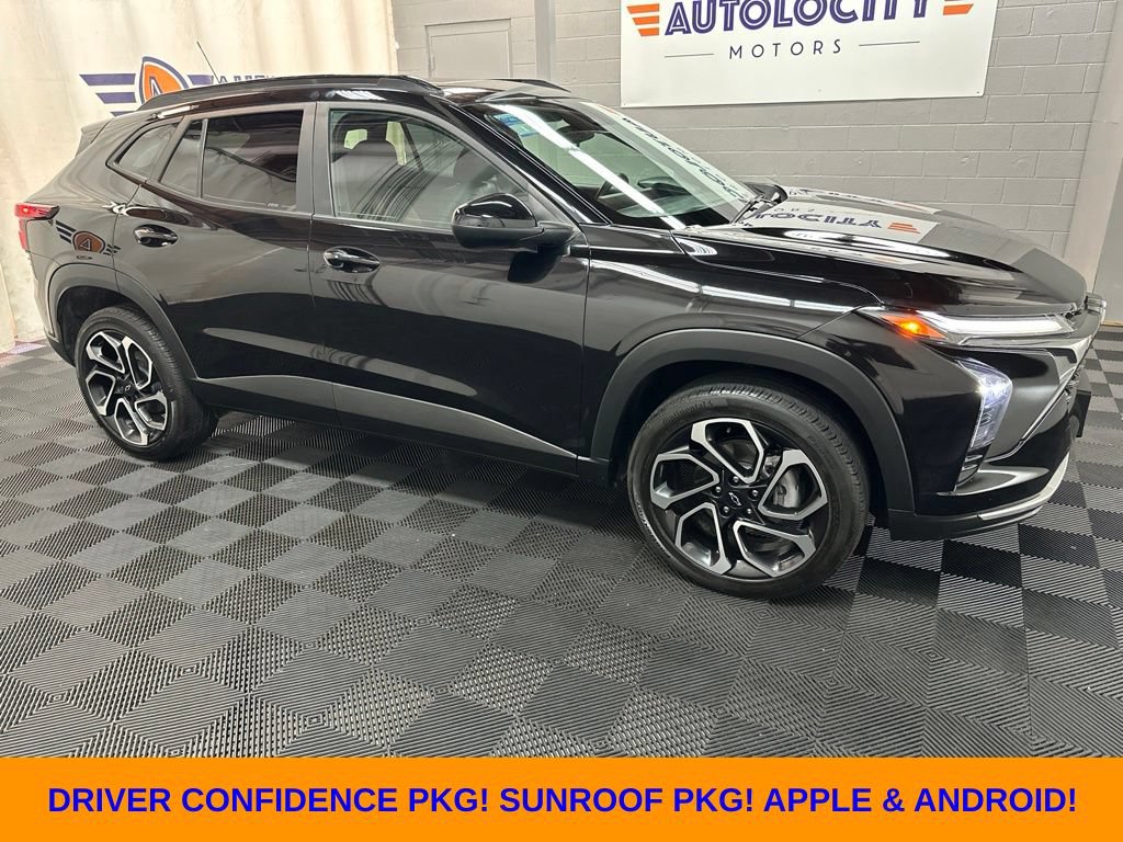 Used 2025 Chevrolet Trax RS w/ Sunroof Package