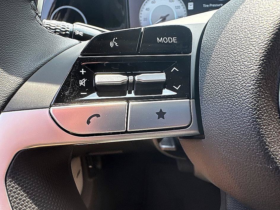 New 2026 Hyundai Elantra Limited FWD image 13