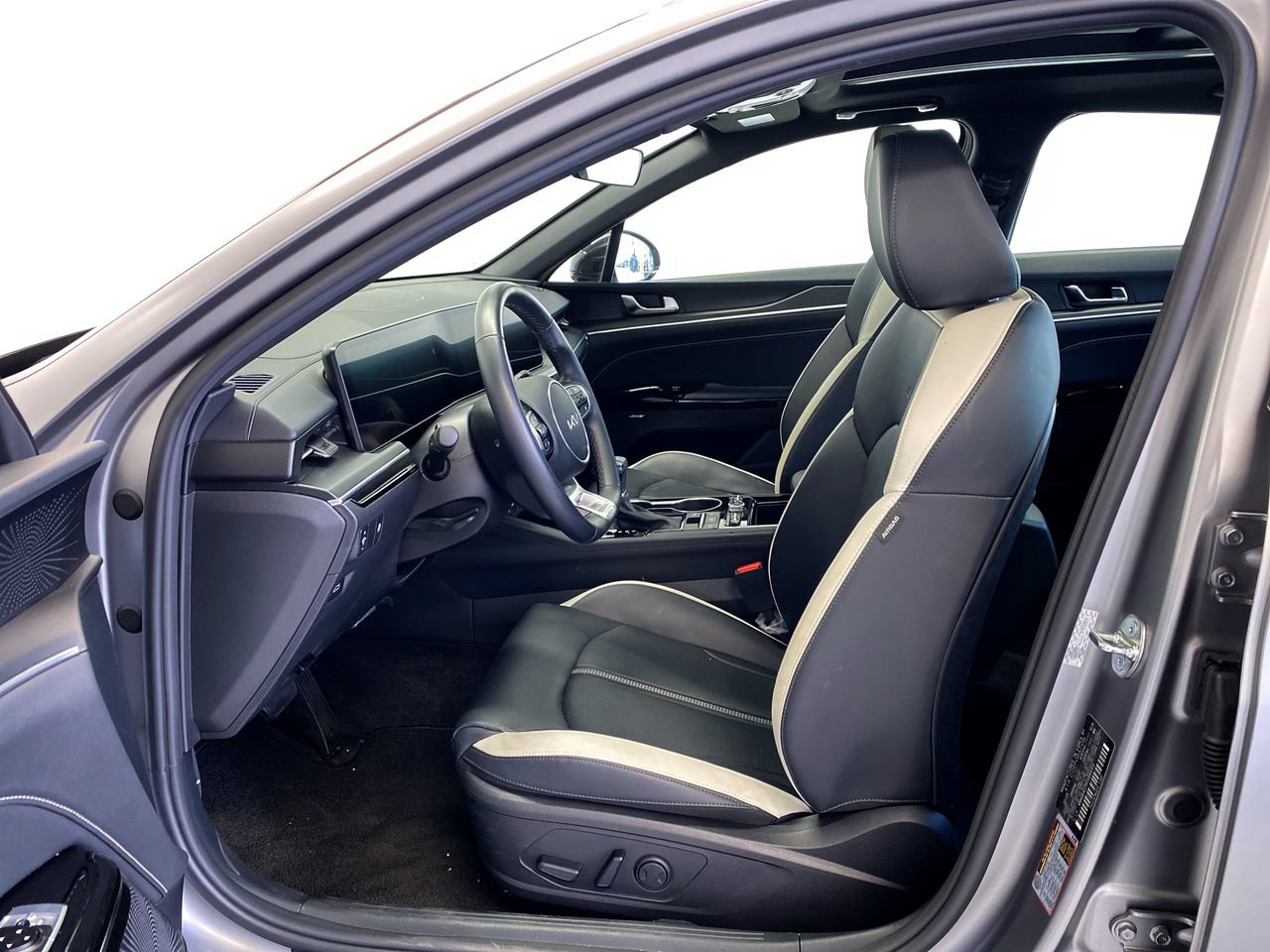 Used 2026 Kia K5 GT-Line w/ GT-Line Premium Package FWD image 16
