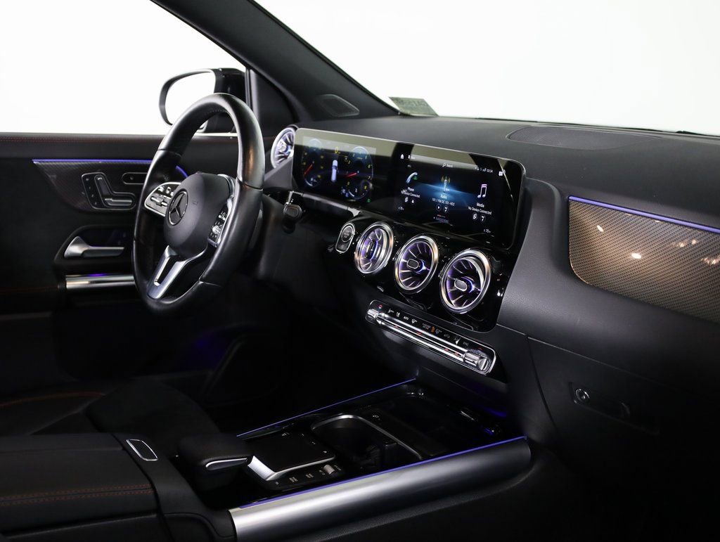 Certified 2022 Mercedes-Benz GLA 250 4MATIC image 49