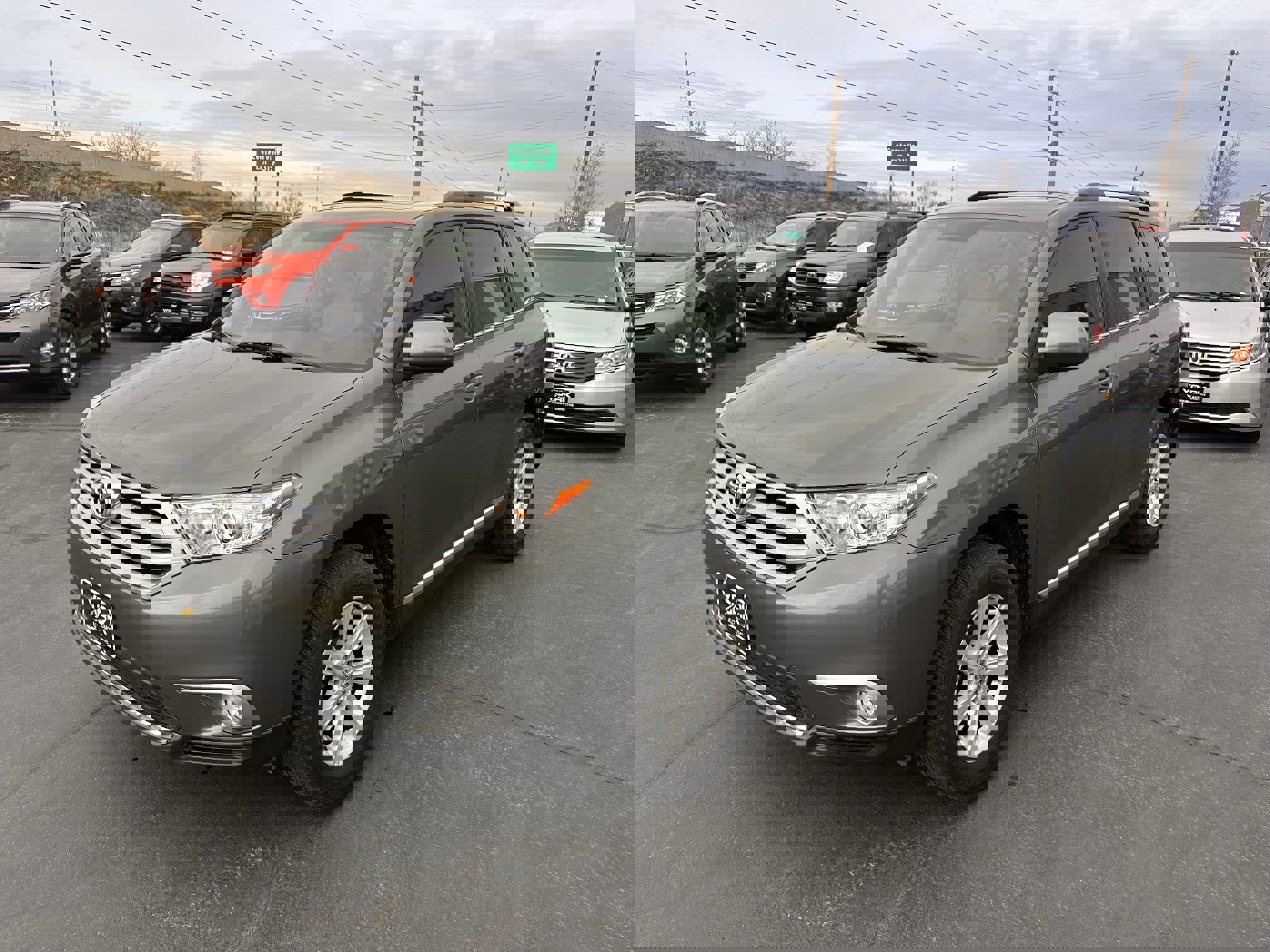 Used 2011 Toyota Highlander SE w/ Tow Pkg AWD/4WD image 2