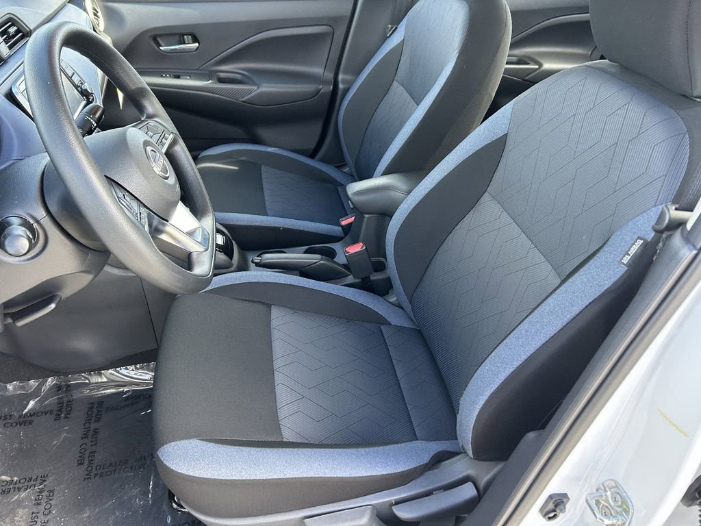 Used 2025 Nissan Versa SV w/ Trunk Package image 22