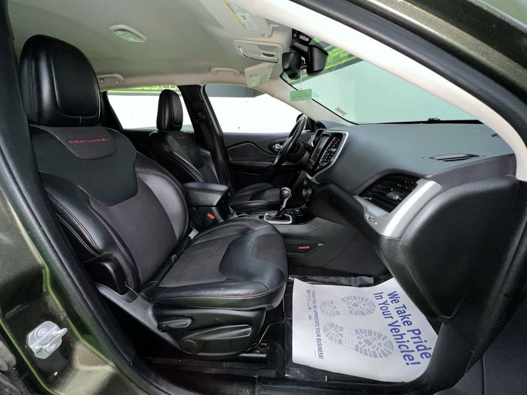 Used 2014 Jeep Cherokee Trailhawk w/ Comfort/Convenience Group AWD/4WD image 30