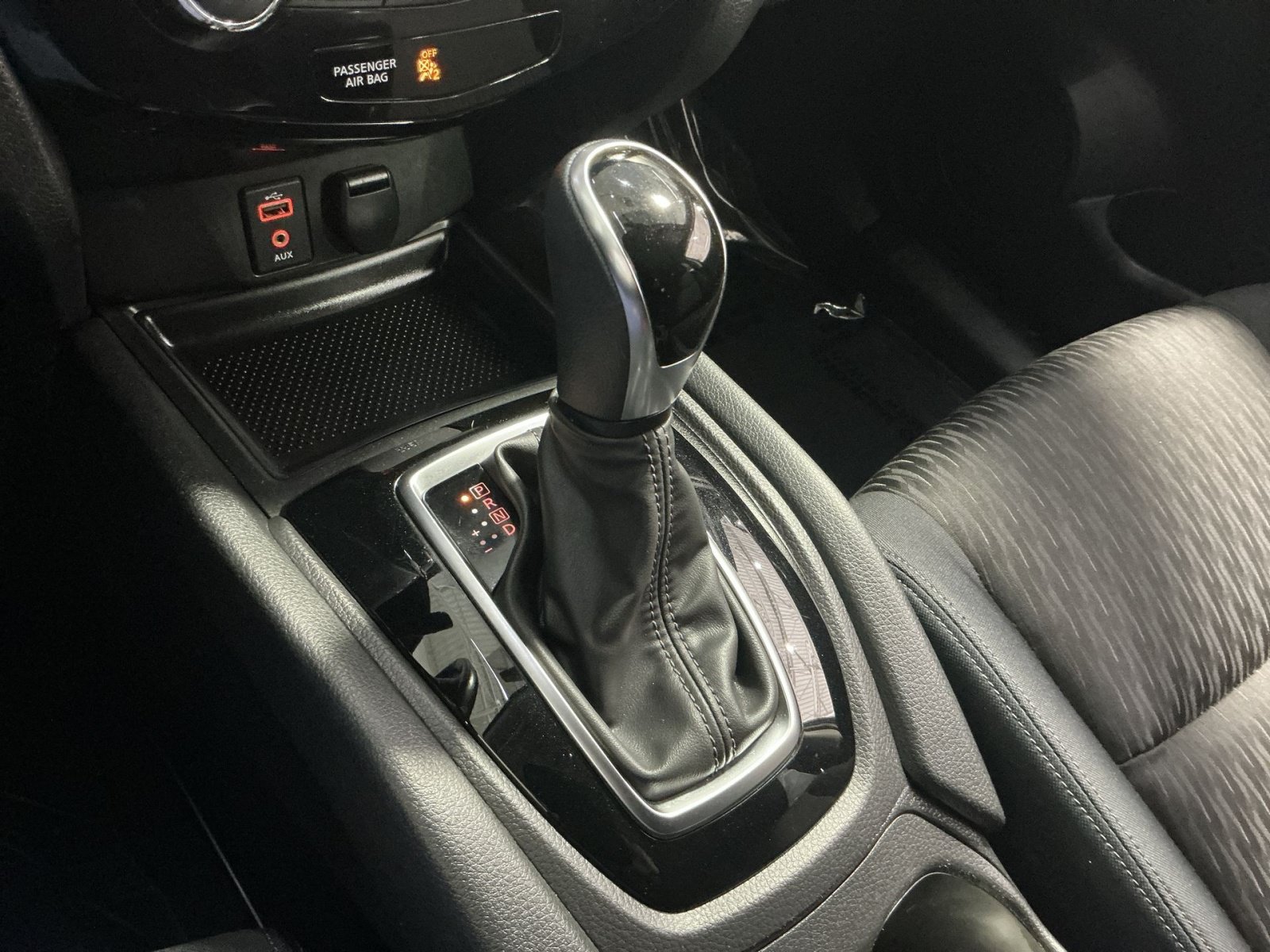 Used 2017 Nissan Rogue SV w/ SV Premium Package FWD image 23