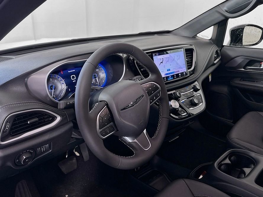 New 2026 Chrysler Pacifica Select FWD image 11