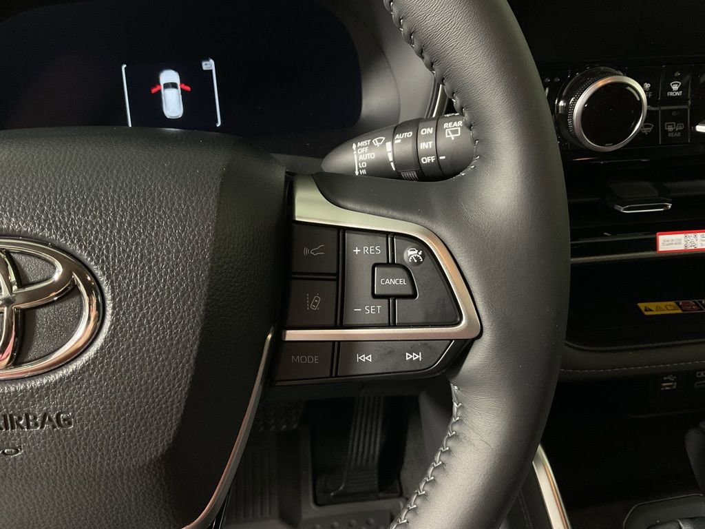 New 2026 Toyota Highlander Platinum image 27