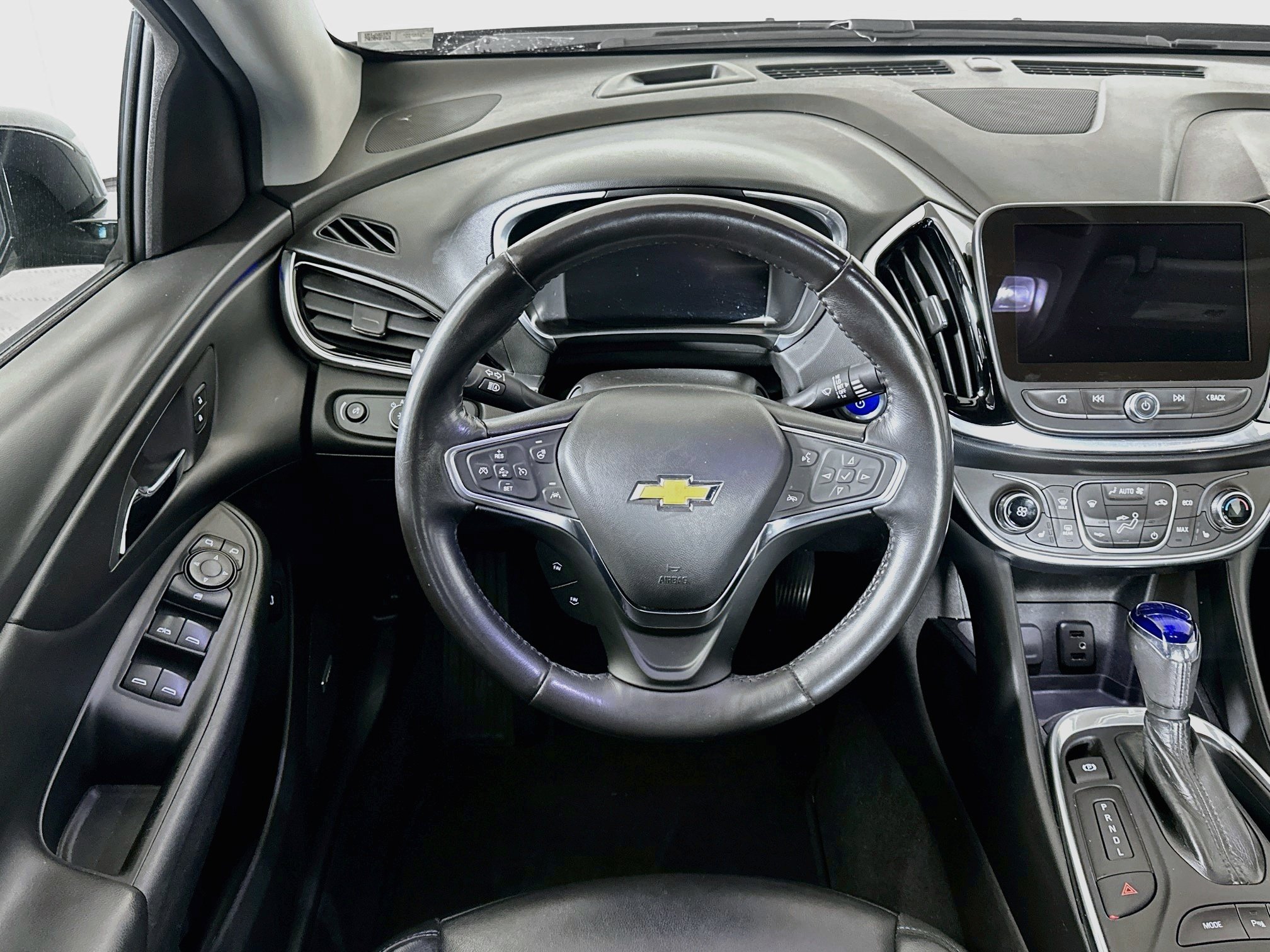 Used 2018 Chevrolet Volt Premier w/ Driver Confidence Package FWD image 18