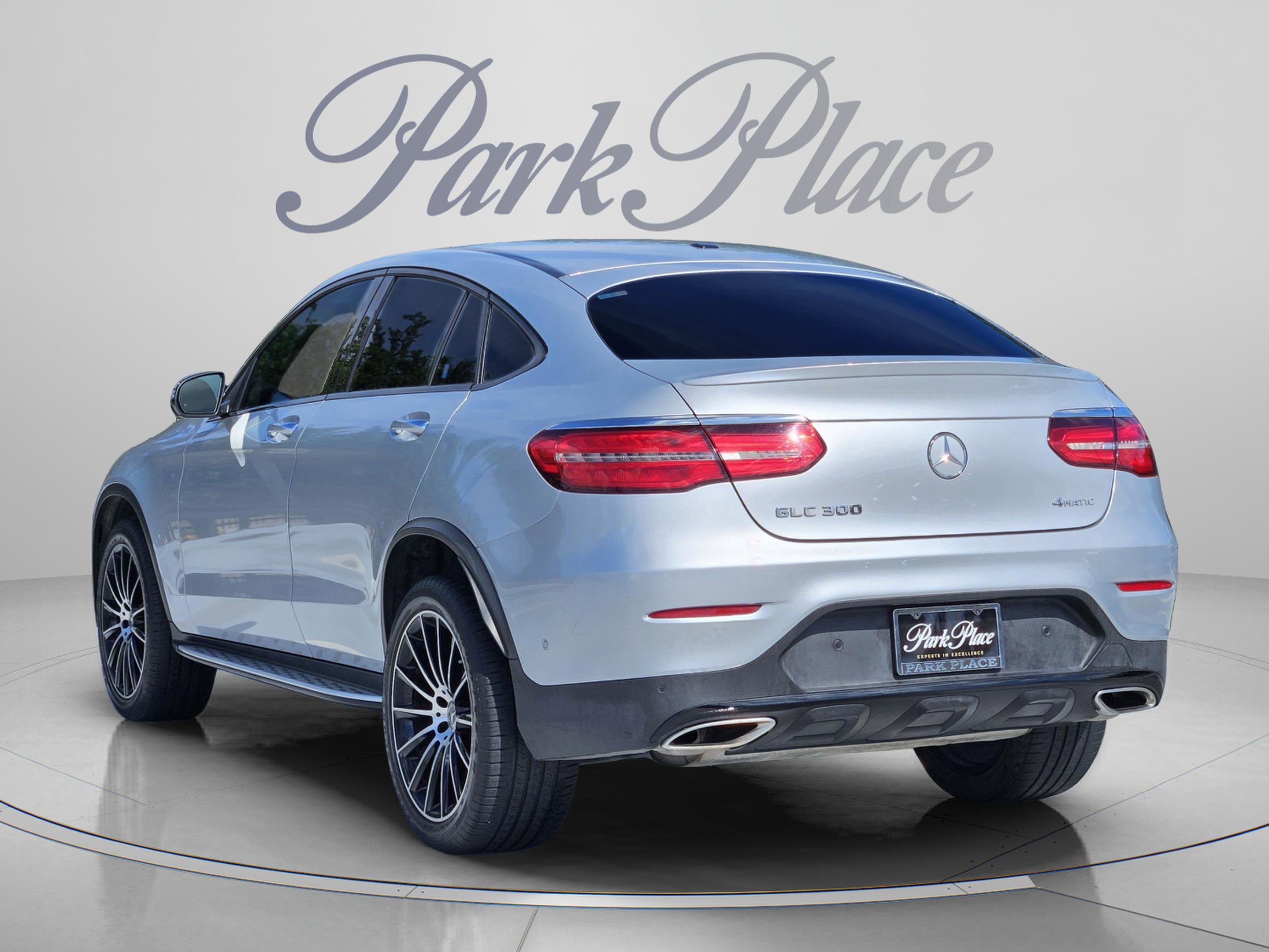 Used 2019 Mercedes-Benz GLC 300 4MATIC Coupe image 3