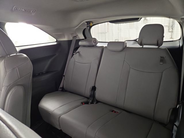 New 2025 Toyota Sienna XLE image 15