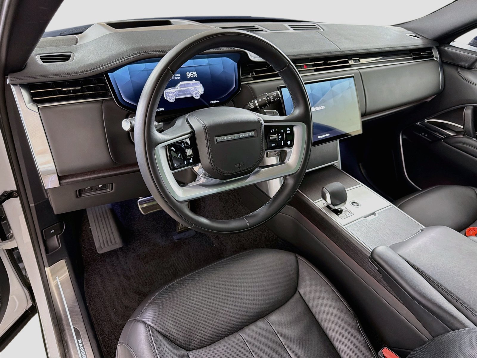 Certified 2025 Land Rover Range Rover SE AWD/4WD image 10